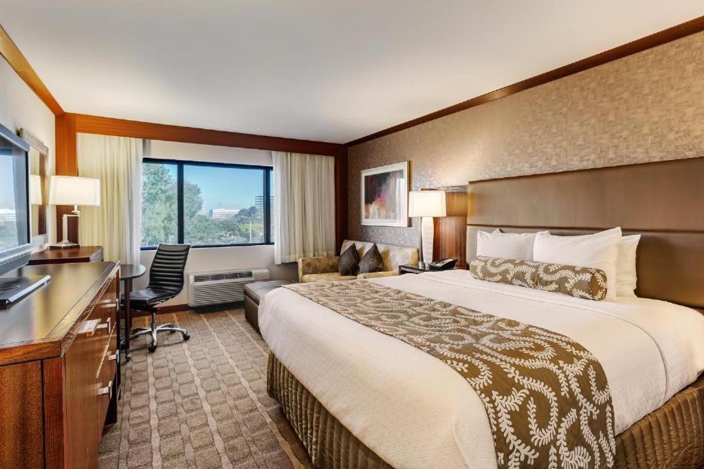 Crowne Plaza Hotel Foster City-San Mateo By Ihg Екстериор снимка